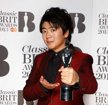 郎朗加冕音樂“奥斯卡”大獎成為中國第一人