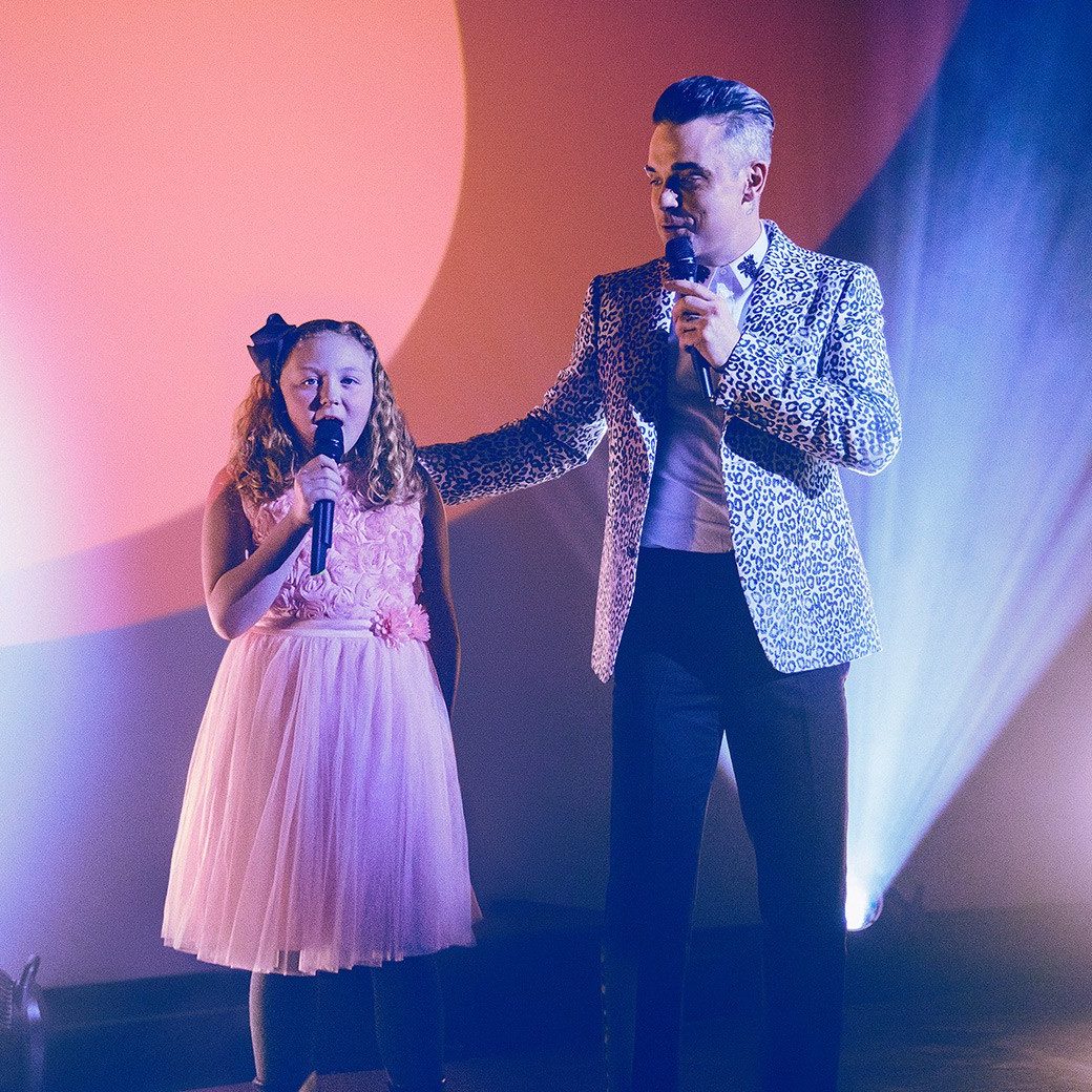 Robbie Williams gives fan a Priceless Surprise