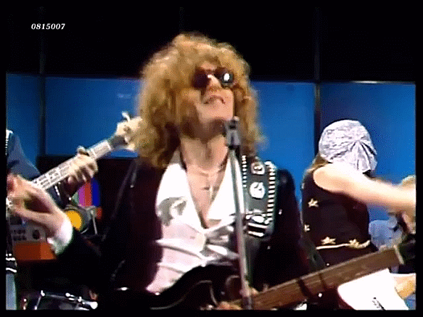 VIDEO OF THE WEEK: MOTT THE HOOPLE – ‘ROLL AWAY THE STONE’