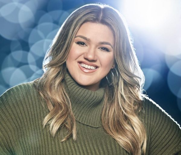 Video Of The Week: Kelly Clarkson ‘My Life Would Suck Without You’