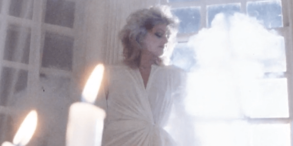 Bonnie Tyler – Total Eclipse of The Heart hits 1 Billion views on YouTube
