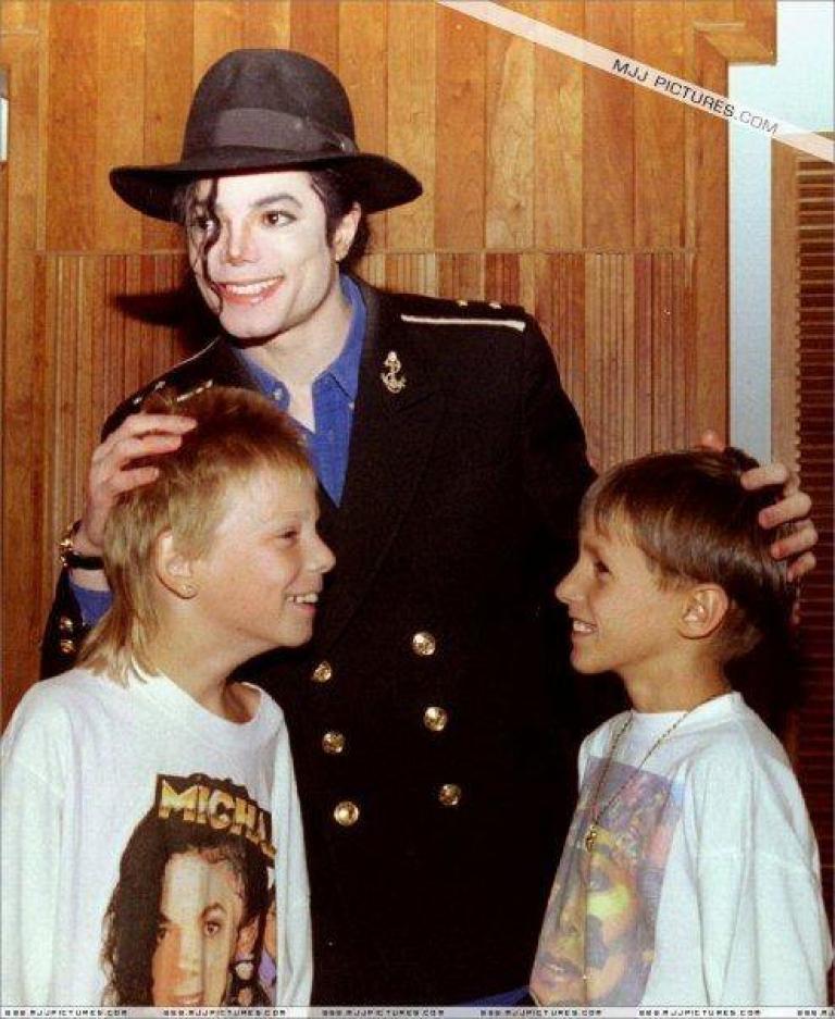 MICHAEL & KIDS - Michael Jackson Official Site