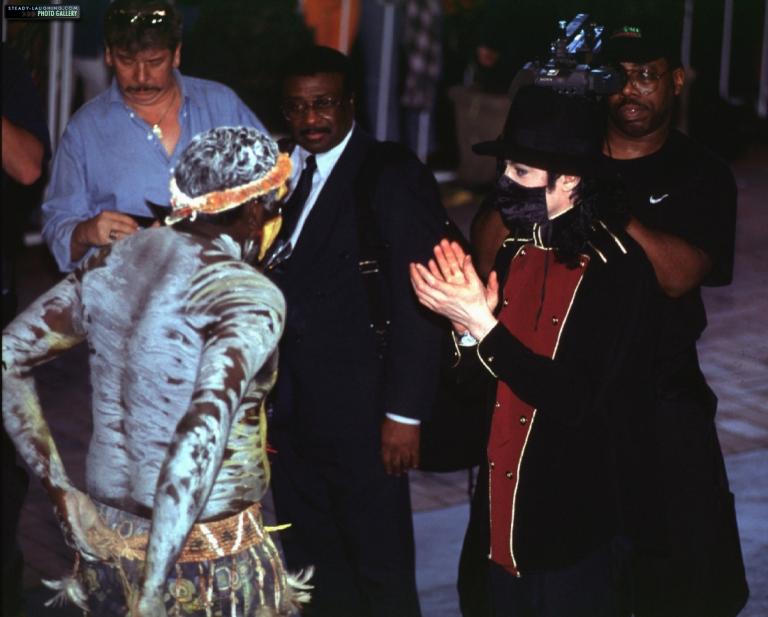 HIStory tour arrival in Sydney