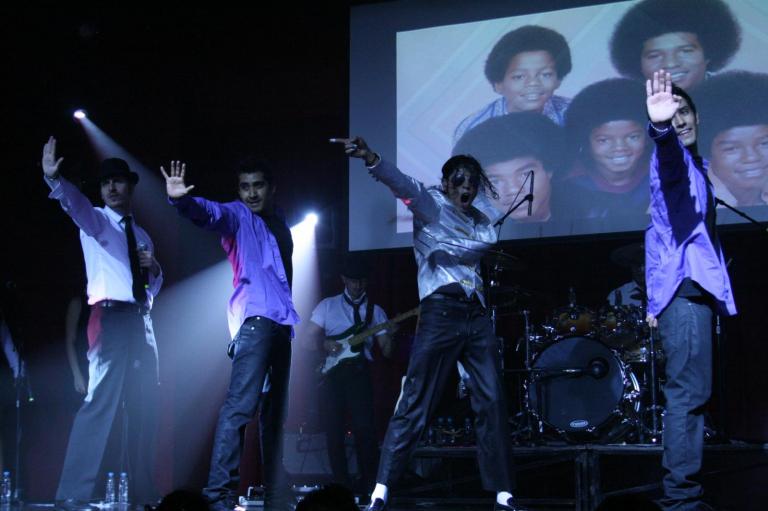 The Smooth Criminals, on an MJ tribute in Mexico city.
