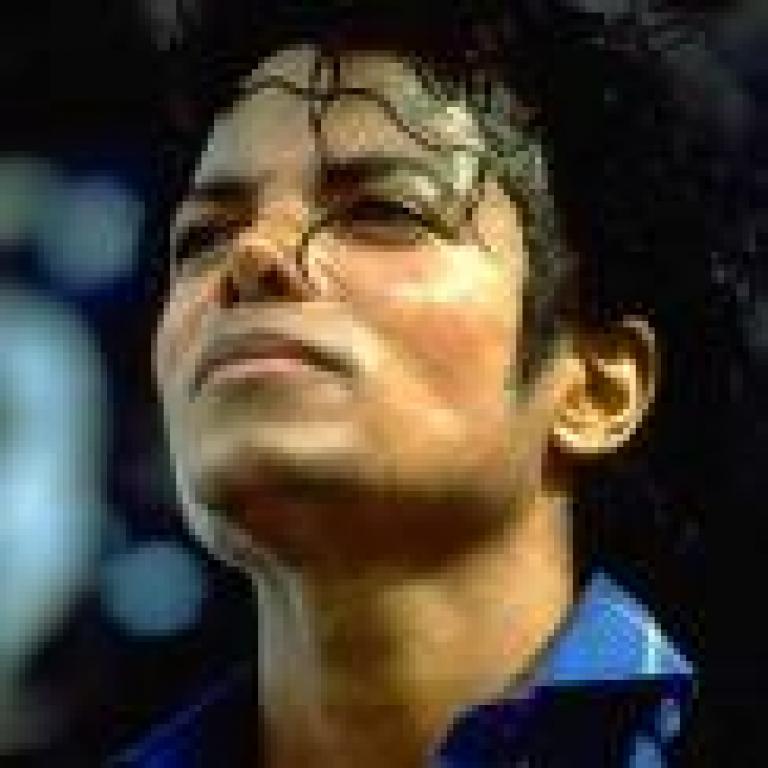Michael Jackson Look’s Up To Heaven