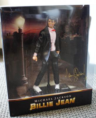 Preview of Stunning Billie Jean and Thriller Figures