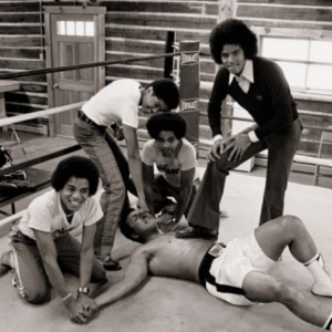 #FriendlyFriday: The Jacksons and Muhammad Ali