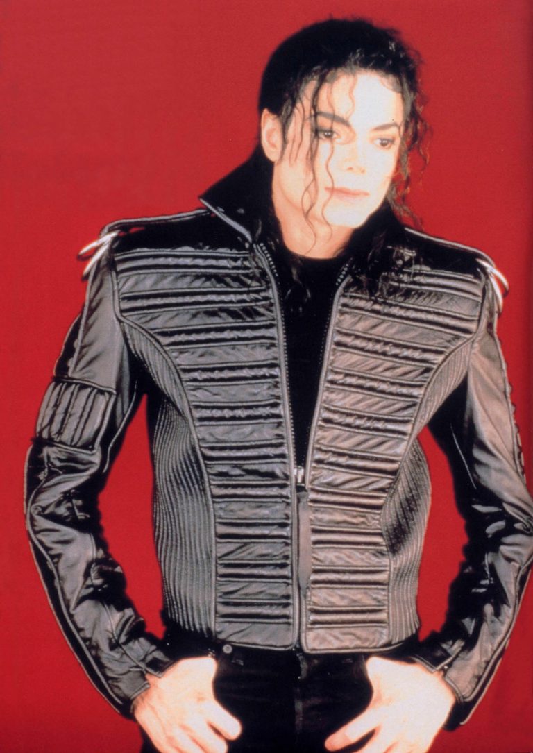 Michael dressing a black jacket | Michael Jackson Official Site