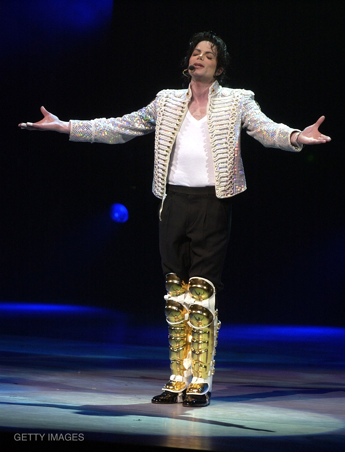 Michael Jackson performs at the Democratic National Committee's "A Night at the Apollo" voter registration drive and fundraiser at the Apollo Theater in New York, NY, in April 2002.