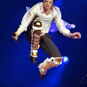 Michael Jackson performs at Democratic National Committee benefit concert at Apollo Theater in New York, NY April 24, 2002