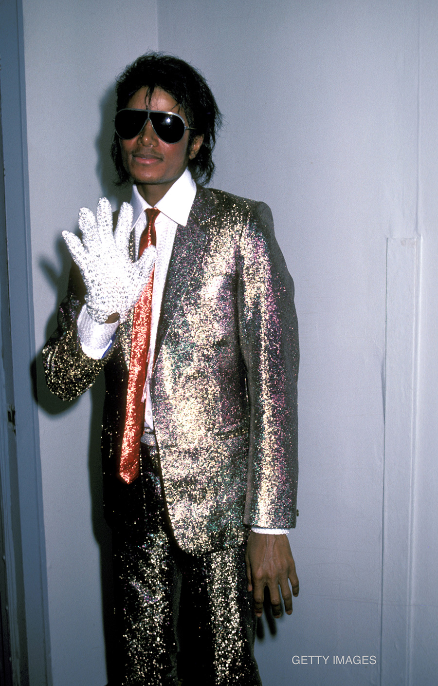 Michael Jackson attends T.J. Martell Foundation dinner April 1984