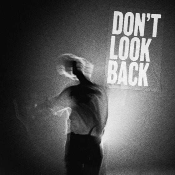 Don’t Look Back (feat. MOLI)