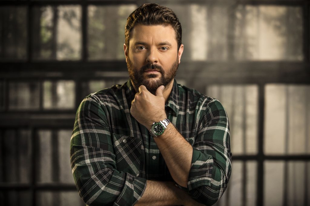 CHRIS YOUNG’S “FAMOUS FRIENDS (DELUXE EDITION)” AVAILABLE NOW (AUDIO & VIDEO)