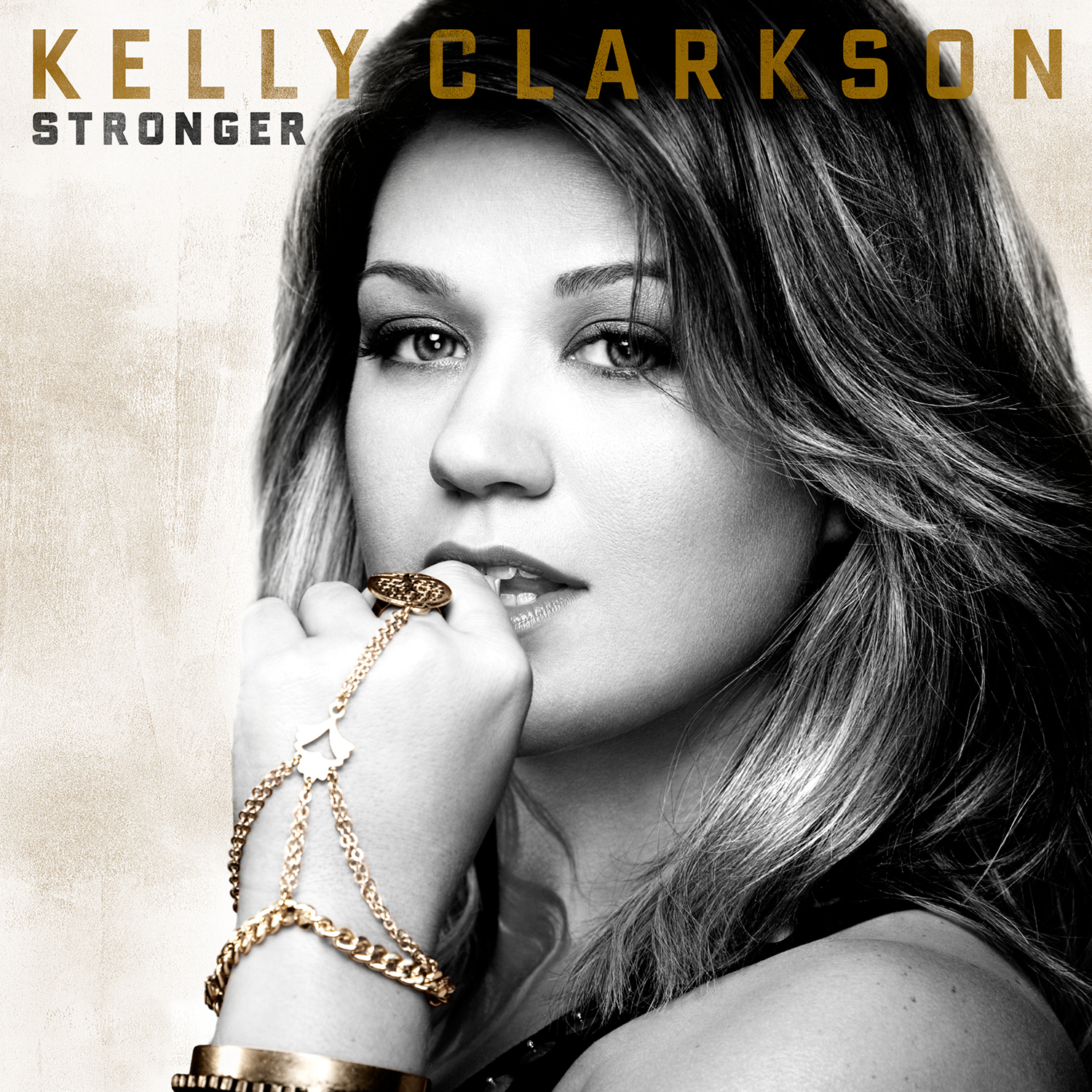 Kelly-Clarkson_Stronger