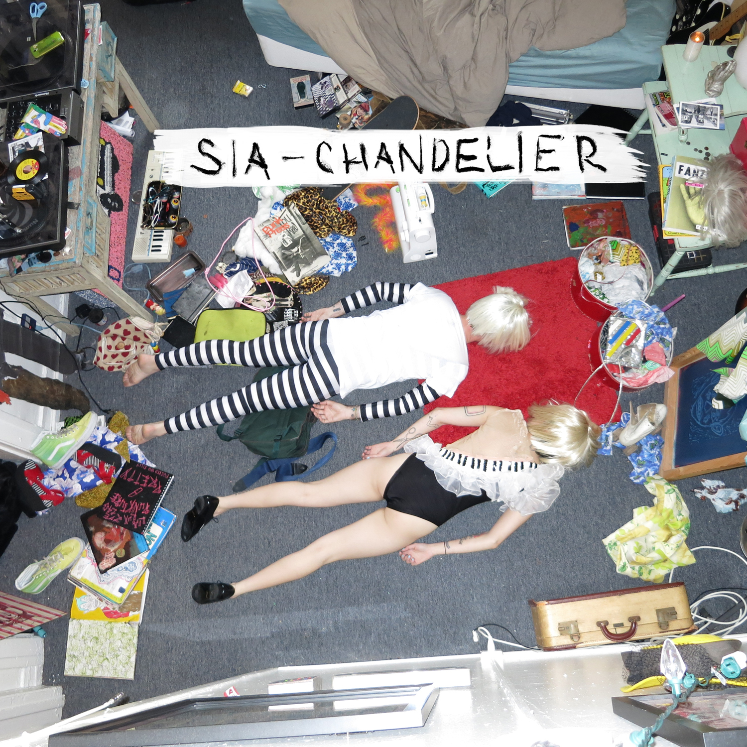 Sia-Chandlier-Square-Flat_0