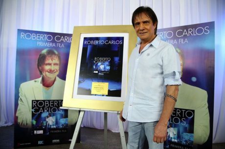 Influencia pantalones Deformación Vislumbra Roberto Carlos esperanza en Brasil - Roberto Carlos