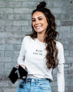 Amy Shark’s ‘Cry Forever’ holds #1 position for two consecutive weeks on the ARIA charts