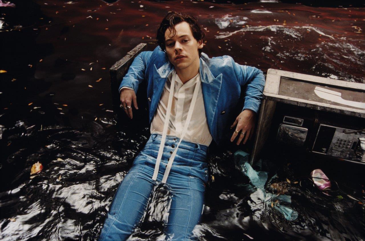 HARRY STYLES’ DEBUT ALBUM TOPS CHARTS IN AUSTRALIA & THE REST OF THE WORLD